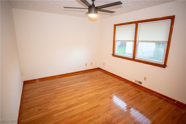 Building Photo - 14014 Emery Ave