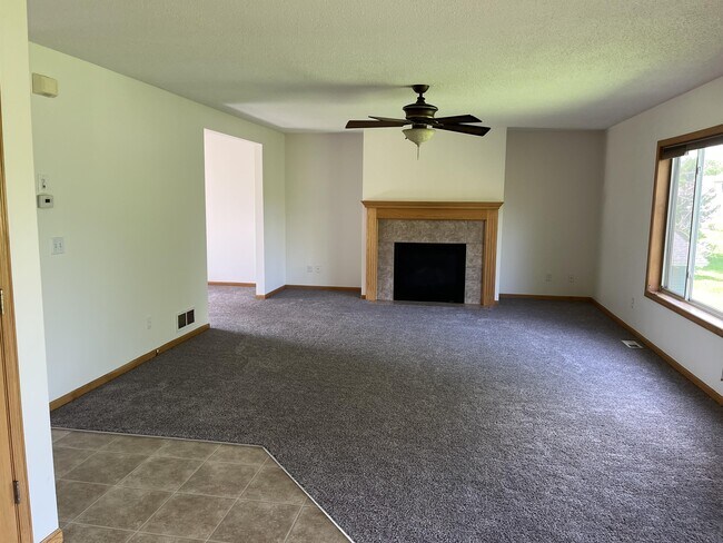 Building Photo - 9141 Leaf Cir