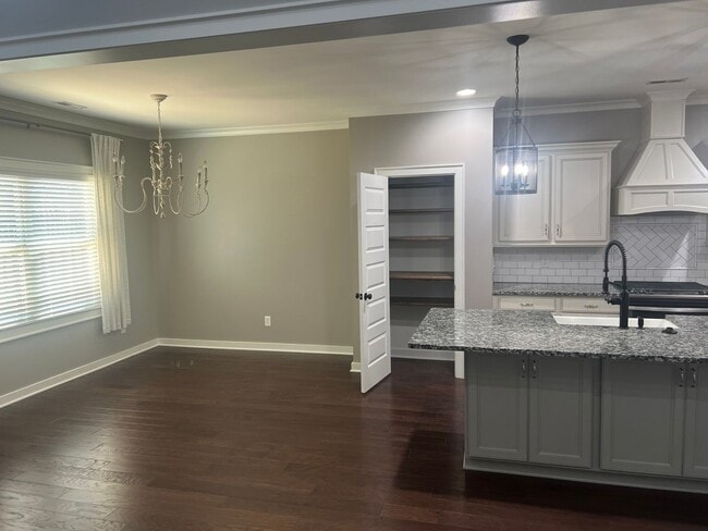 Building Photo - Must See Home In Madison City!