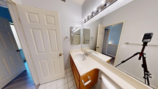 Building Photo - 7254 Shoreline Dr