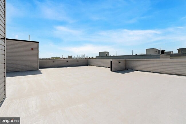 Building Photo - 2520 N Front St