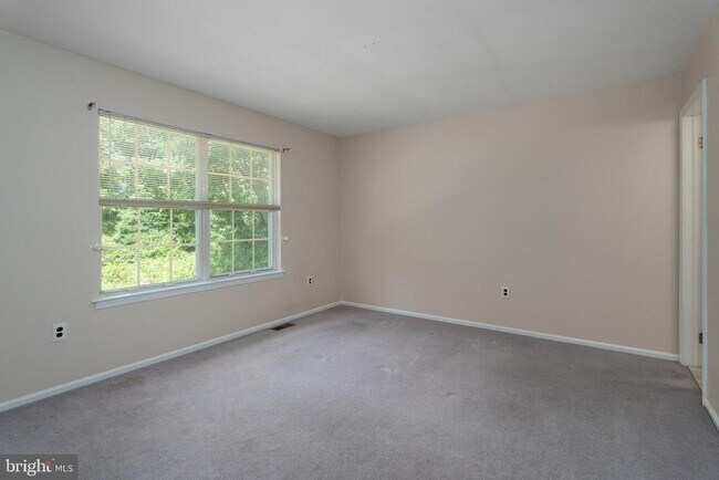 Building Photo - 11 Abelia Ct