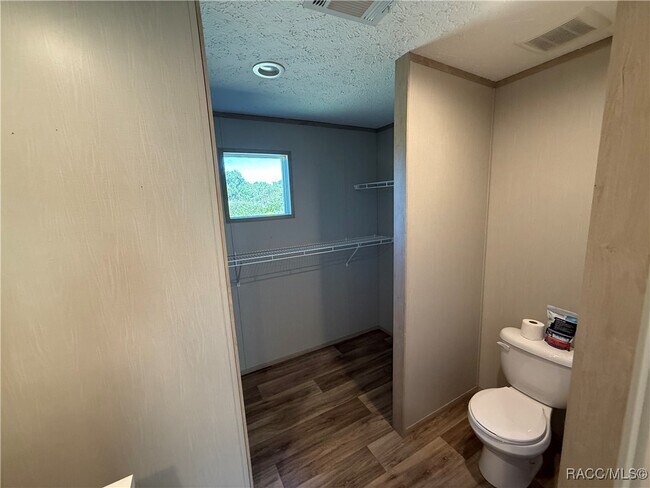 Building Photo - 5469 W Grovepark Rd