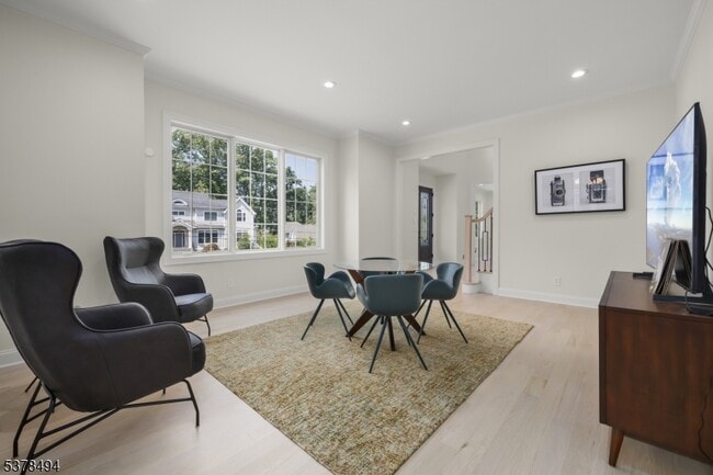 Building Photo - 20 Woodfern Rd