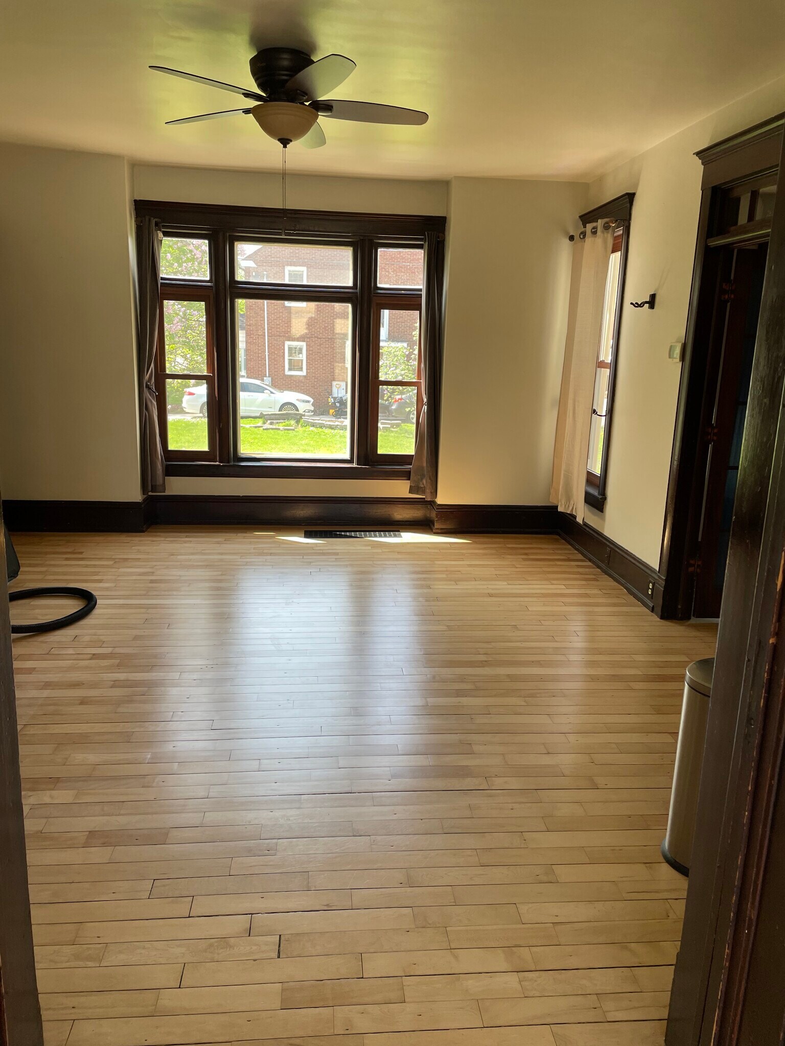 Living Room View 2 - 821 N Oneida St