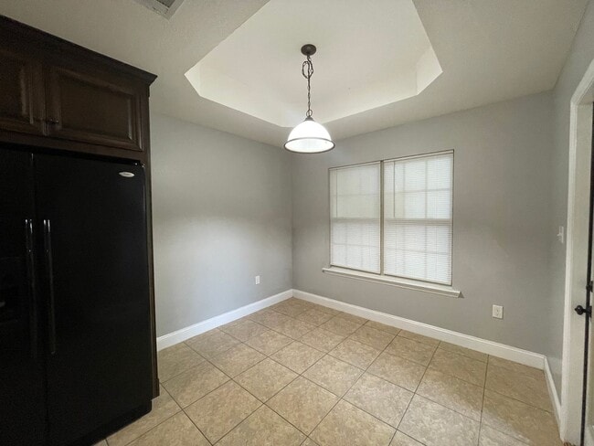 Building Photo - 3BR/2BA Located in Miller Farms Subdivision Across from MAFB!