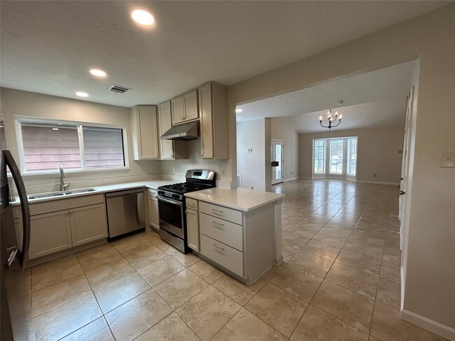 Building Photo - 7761 High Village Dr