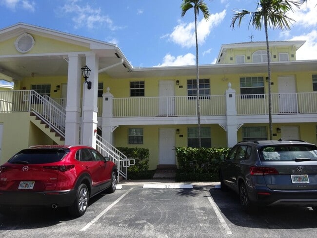 Building Photo - 2660 NE 8th Ave