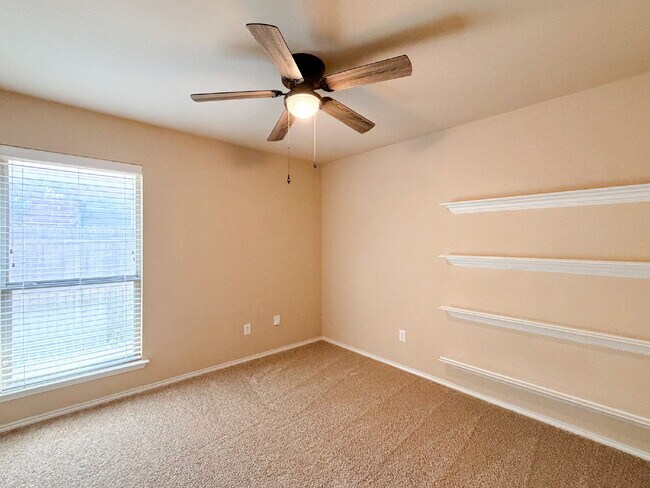 Building Photo - 3 bed, 2 Bath Home in North Fort Worth