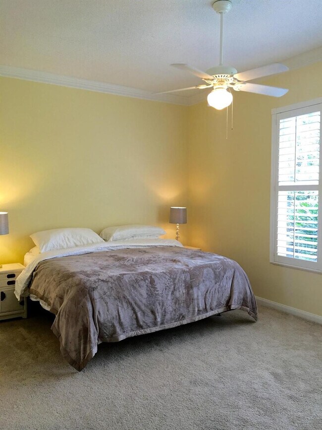 Building Photo - 2871 SW Brighton Way