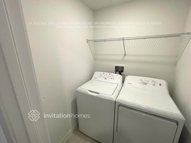 Building Photo - 8286 Crescent Oaks Dr