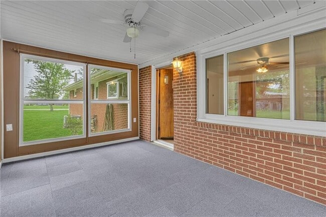 Building Photo - 224 Shirley Dr