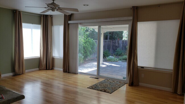 Building Photo - Charming 3BR/2BA Single-Family Home in Desirable Pleasanton Neighborhood!