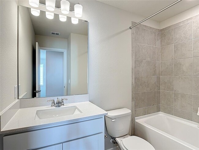 Building Photo - 2233 Southbury Dr