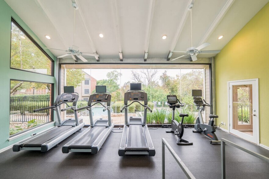 Building Photo - 11028 Jollyville Rd