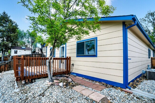 Building Photo - 6376 Chantilly Pl