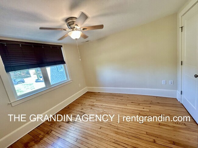 Building Photo - 1518 Wautauga St SW