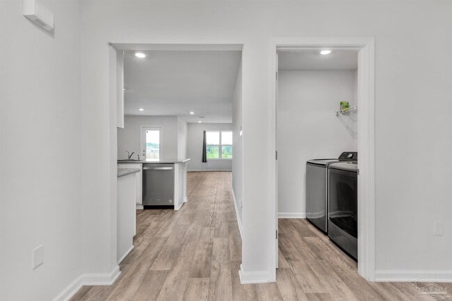 Building Photo - 5631 Guinevere Ln