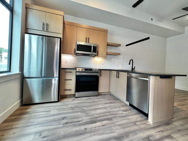 Building Photo - Newer Build in Downtown Loveland Apartments!