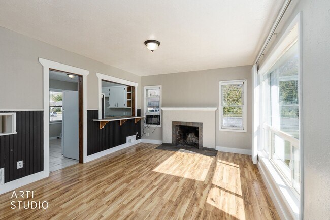 Building Photo - 28th Duplex