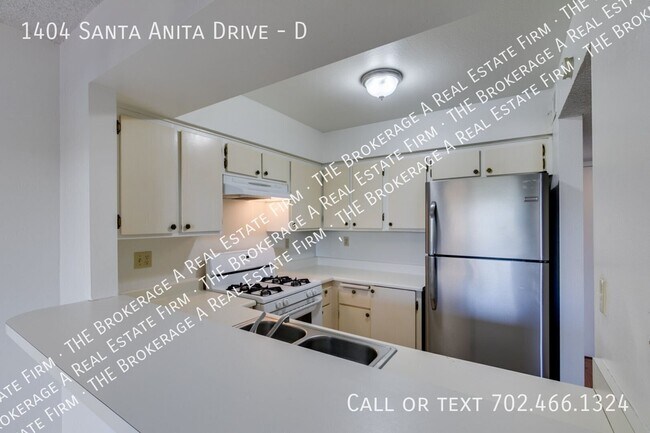 Building Photo - 1404 Santa Anita Dr