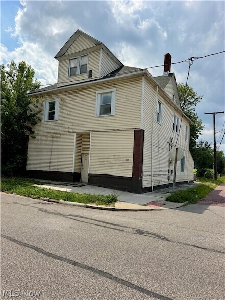 Building Photo - 3654 E 53rd St