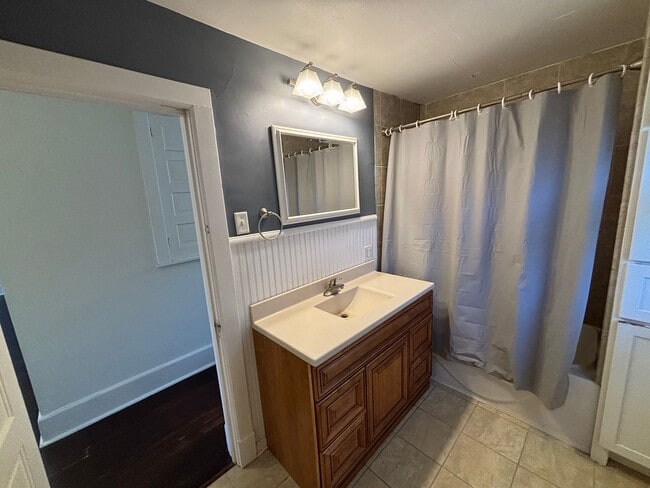 Building Photo - Newly Renovated 3 Bedroom on Park Avenue