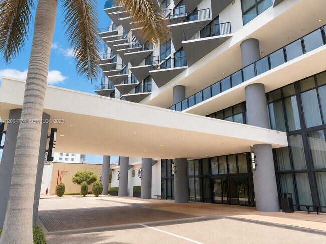 Building Photo - 5300 Paseo Blvd