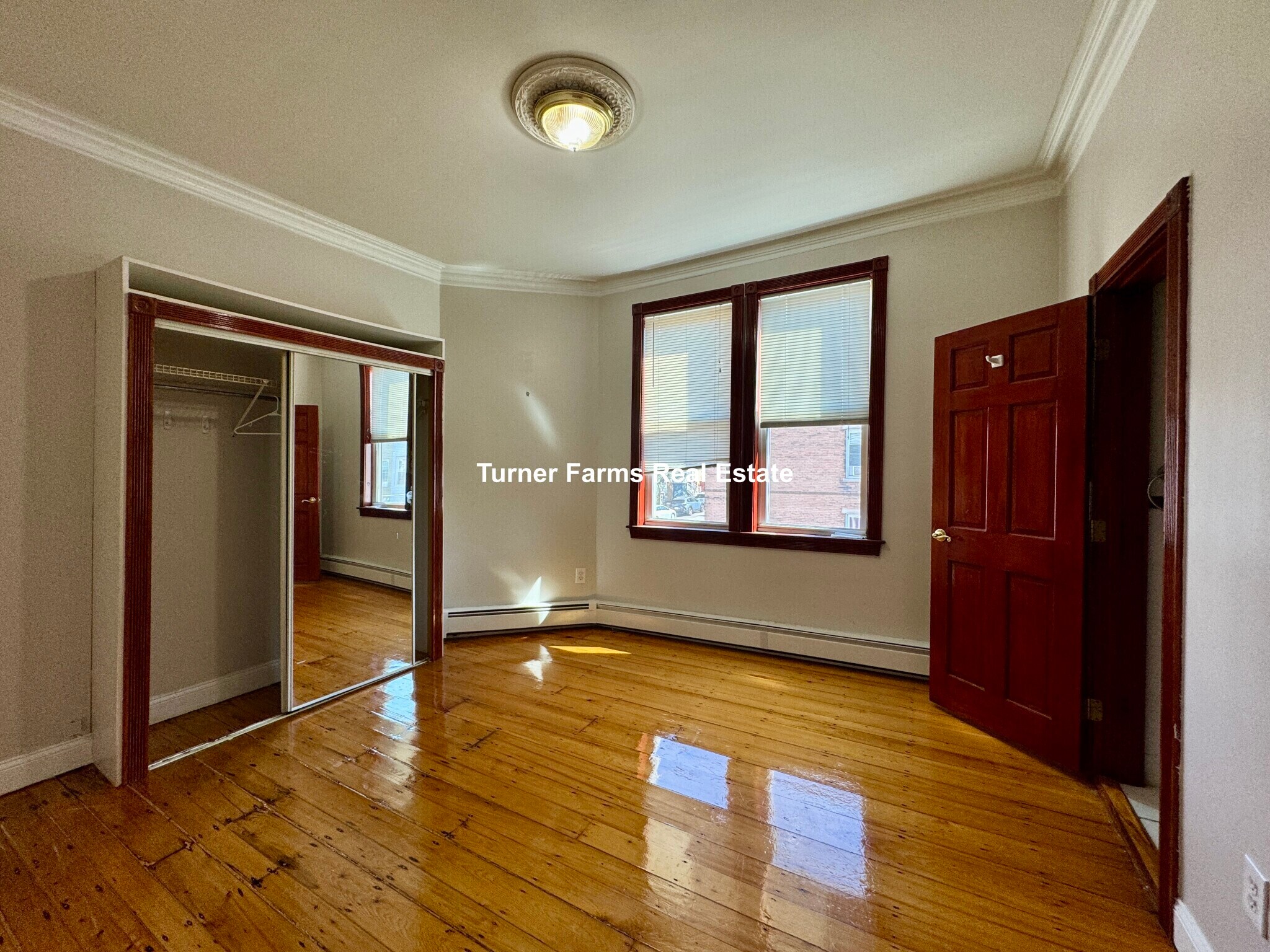 Building Photo - 19 Monmouth St