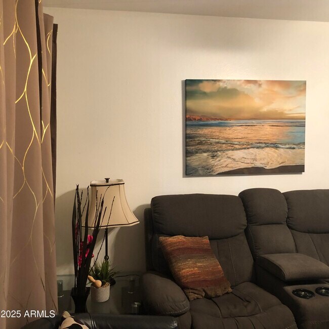 Building Photo - 2103 S Granada Dr