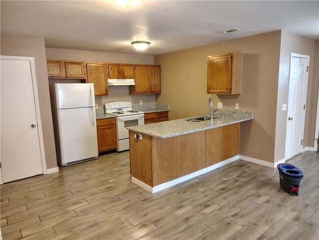 Building Photo - 1700 Joshua Pl