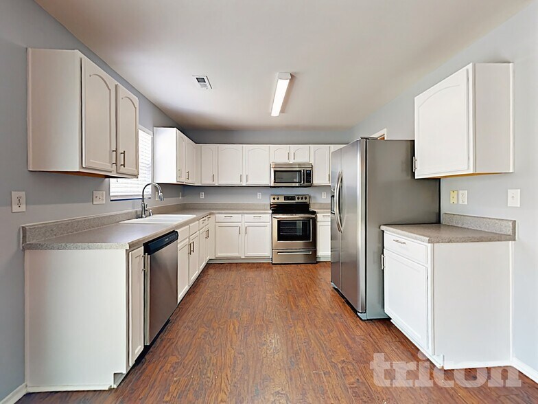 Building Photo - 4312 Larkhaven Village Dr