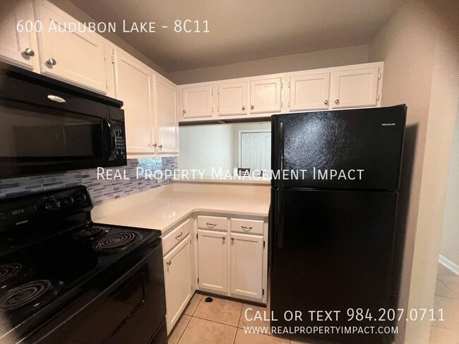 Building Photo - 600 Audubon Lake Dr
