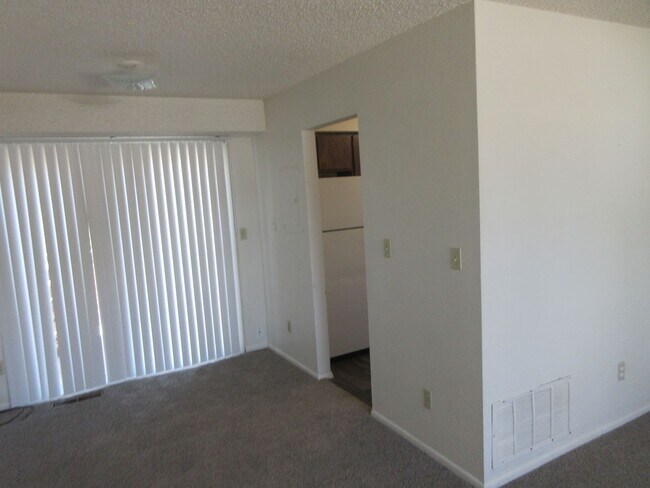 Building Photo - 1803 S Gillette Ave