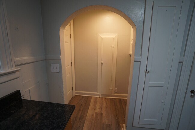 Building Photo - 7223 1st Ave S