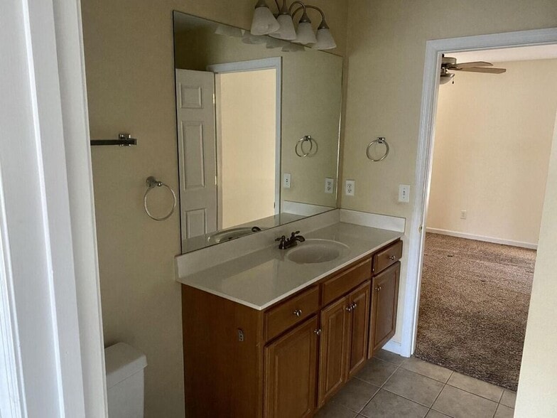 Building Photo - 504 Cedar Creek Dr