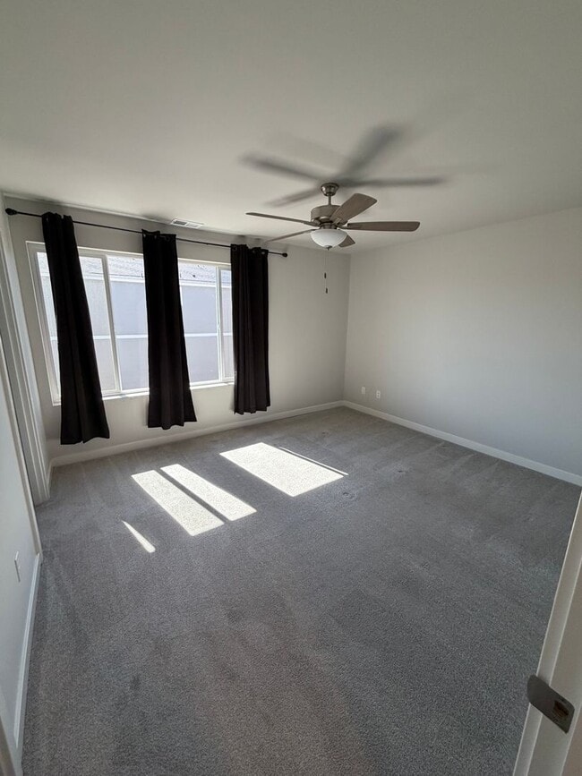 Building Photo - Newer Home in Crestview Crossing - Ideal Newberg location & a Neighborhood Park!
