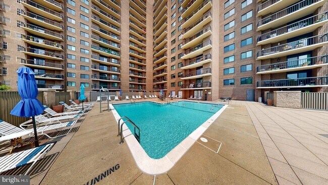 Building Photo - 200 N Pickett St