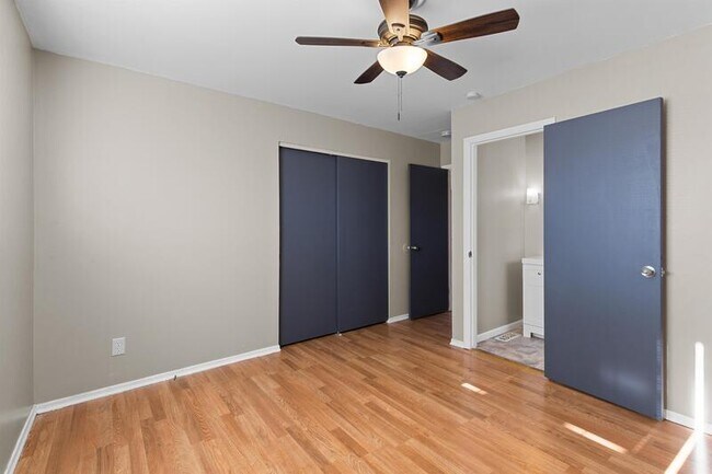 Building Photo - 1155 Mullanphy Ln