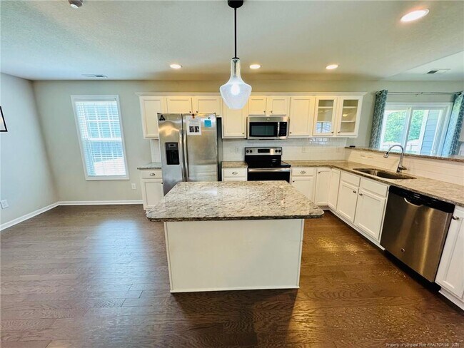 Building Photo - 843 Screech Owl Dr