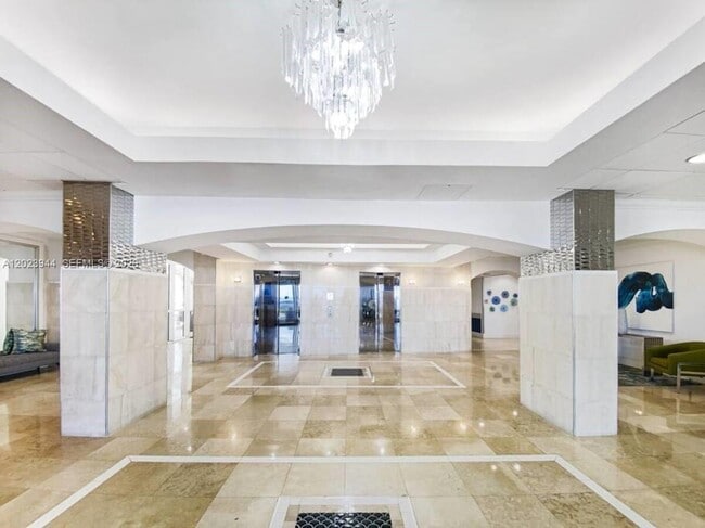 Building Photo - 209 N Fort Lauderdale Beach Blvd