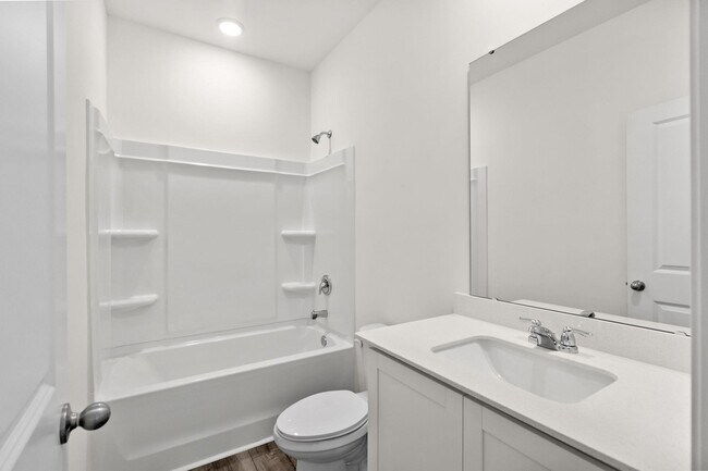 Building Photo - 450 Castillo Dr