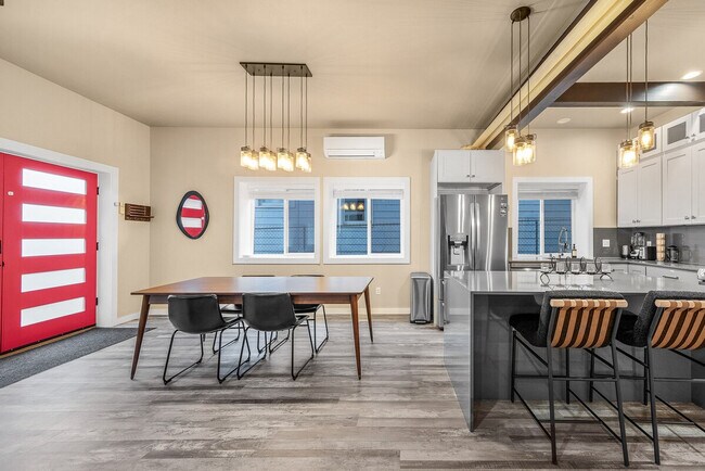 Building Photo - 917A 17th Ave