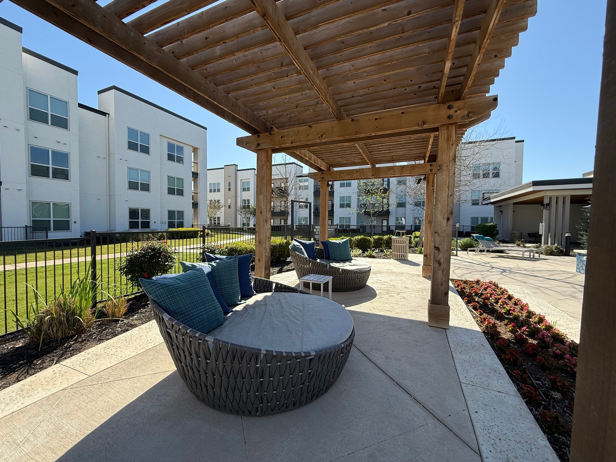 Building Photo - 3144 Gorge Way