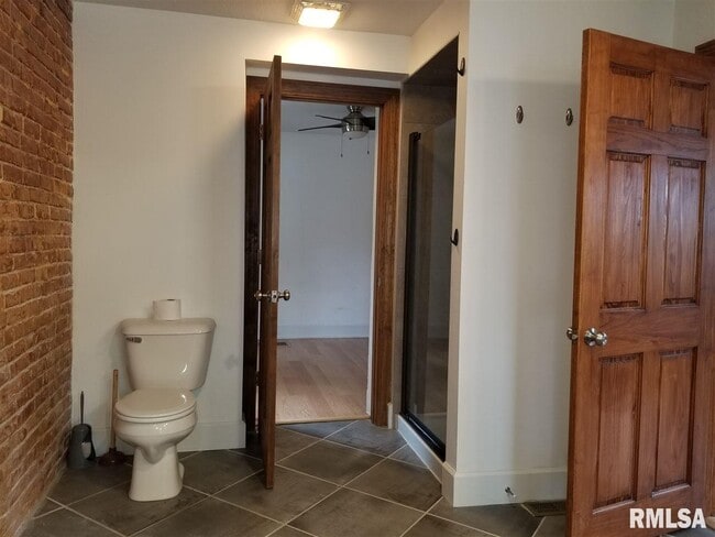 Building Photo - 118 Dodge St