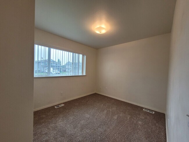 Building Photo - 1601 Waterwood Cir