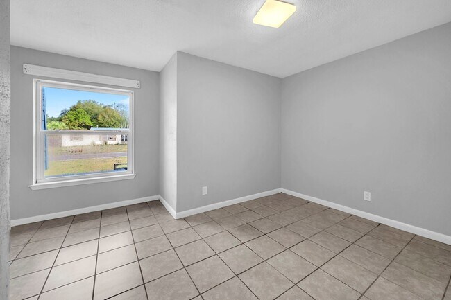 Building Photo - 358 Kepner Dr NE