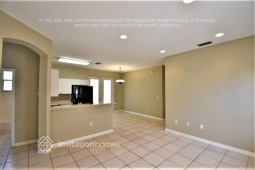 Building Photo - 2844 Wells Ave