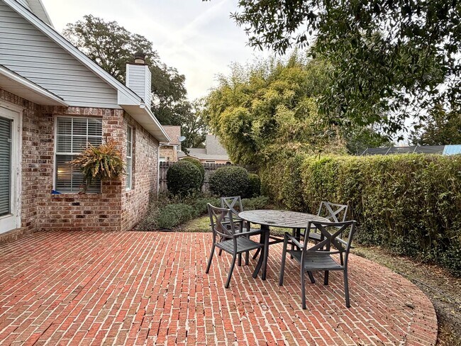 Building Photo - 3110 Leesburg Square