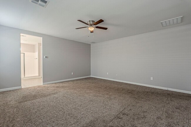 Building Photo - Spacious New-Build Family Home!